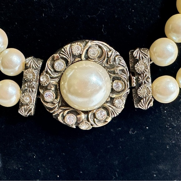 Vintage Dauplaise Faux Pearl Double Strand Necklace Elaborate Clasp Old Money - Picture 2 of 11